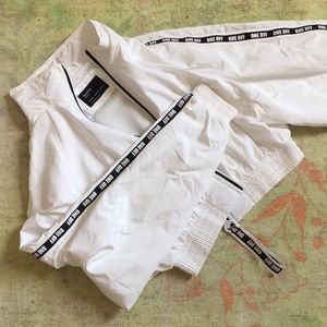 Bershka wind breaker